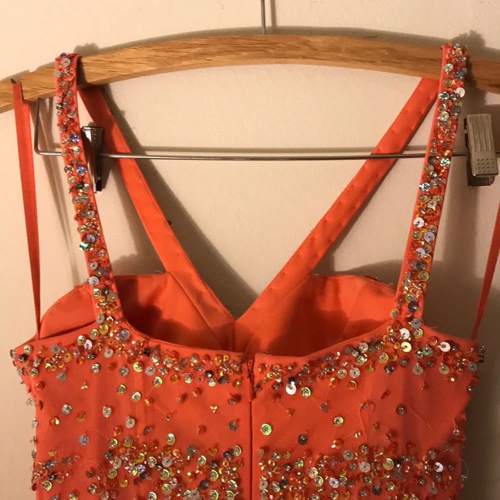 Prom dress! Gold sequins sewn all over! - Picture 5 of 8